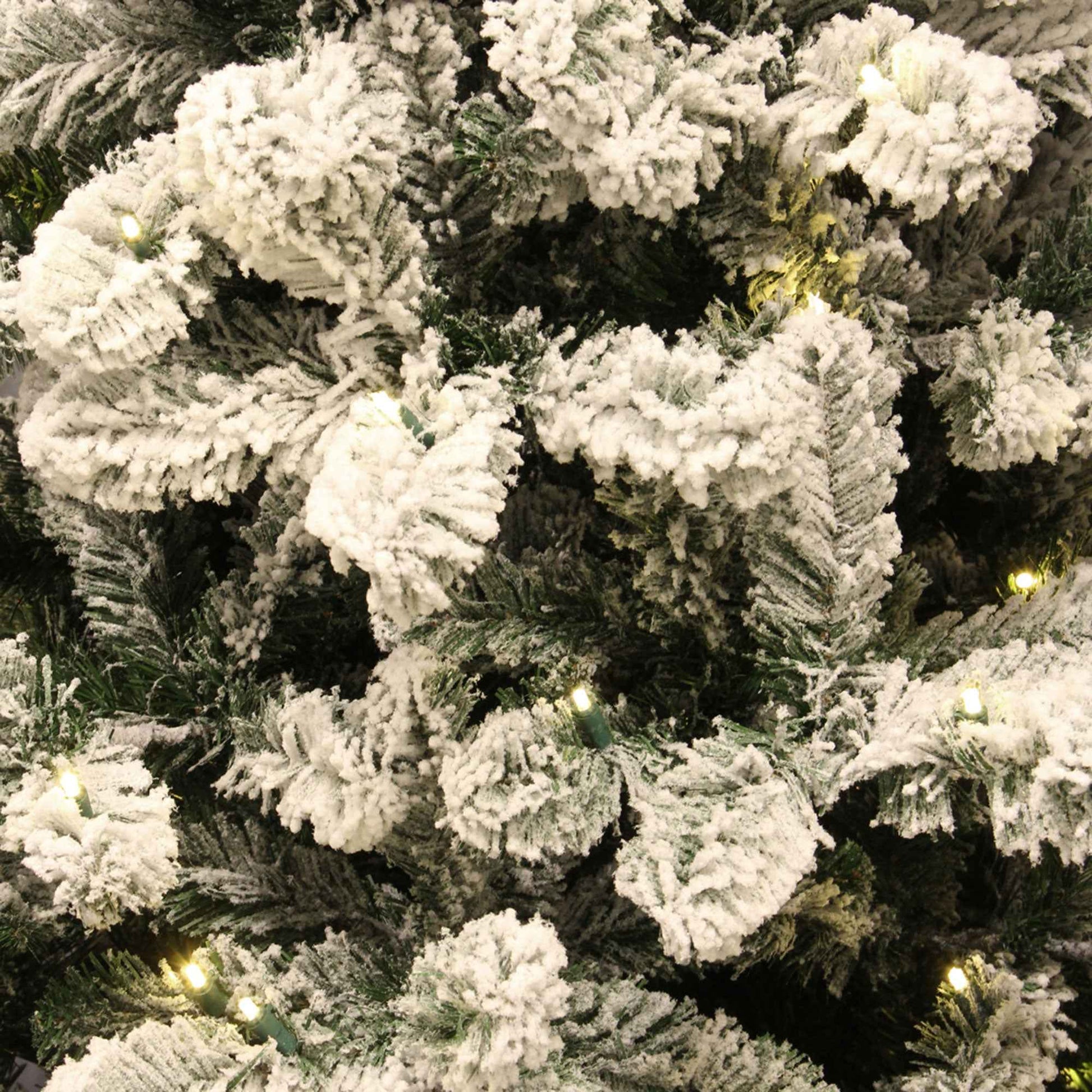 Kunstkerstboom 'Millington Frosted Green' incl. LED verlichting - Kerstcollectie